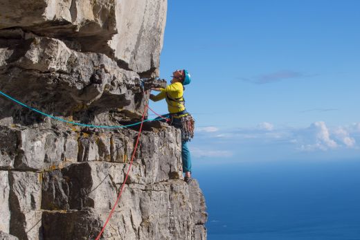 trad climber leading on double ropes